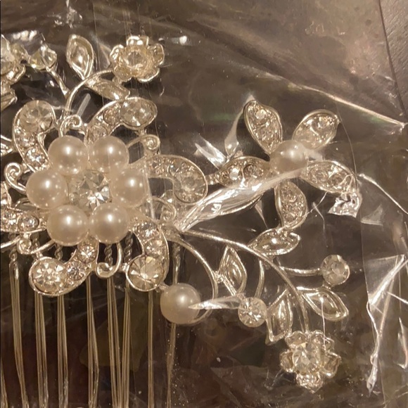 Formal Diamond and Pearl Floral Hair Barrette new - Picture 3 of 5